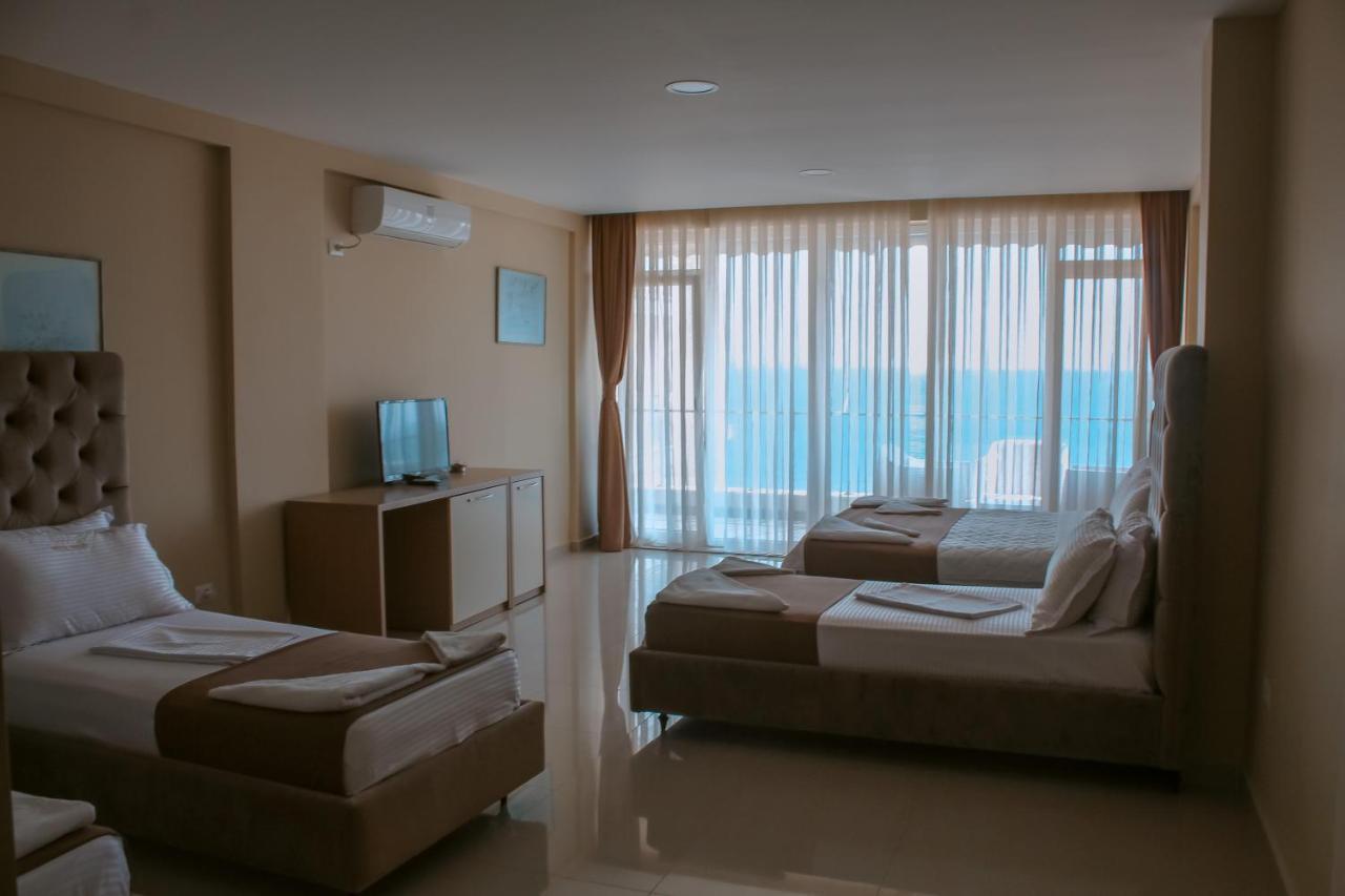 Hotel Frojd - Beach Front Resort Shëngjin Extérieur photo