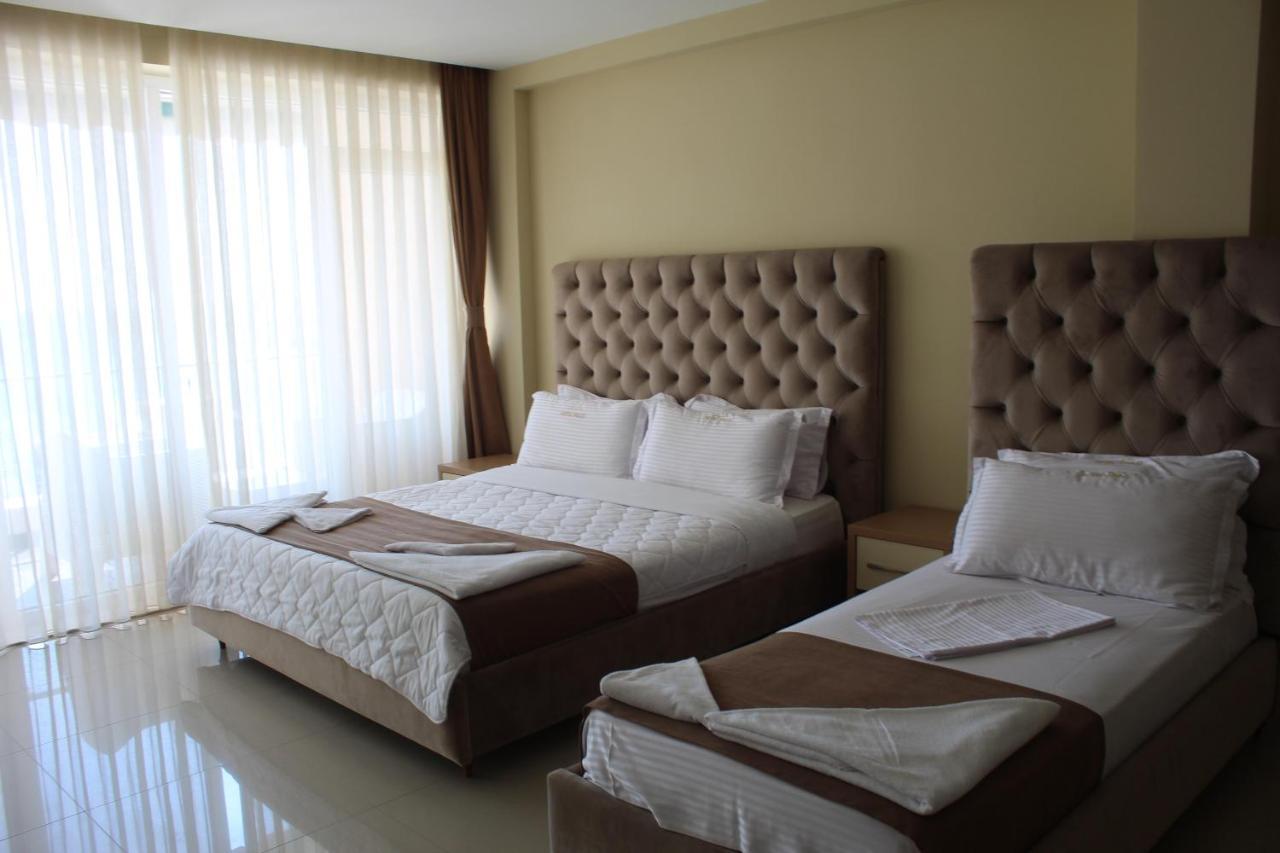 Hotel Frojd - Beach Front Resort Shëngjin Extérieur photo