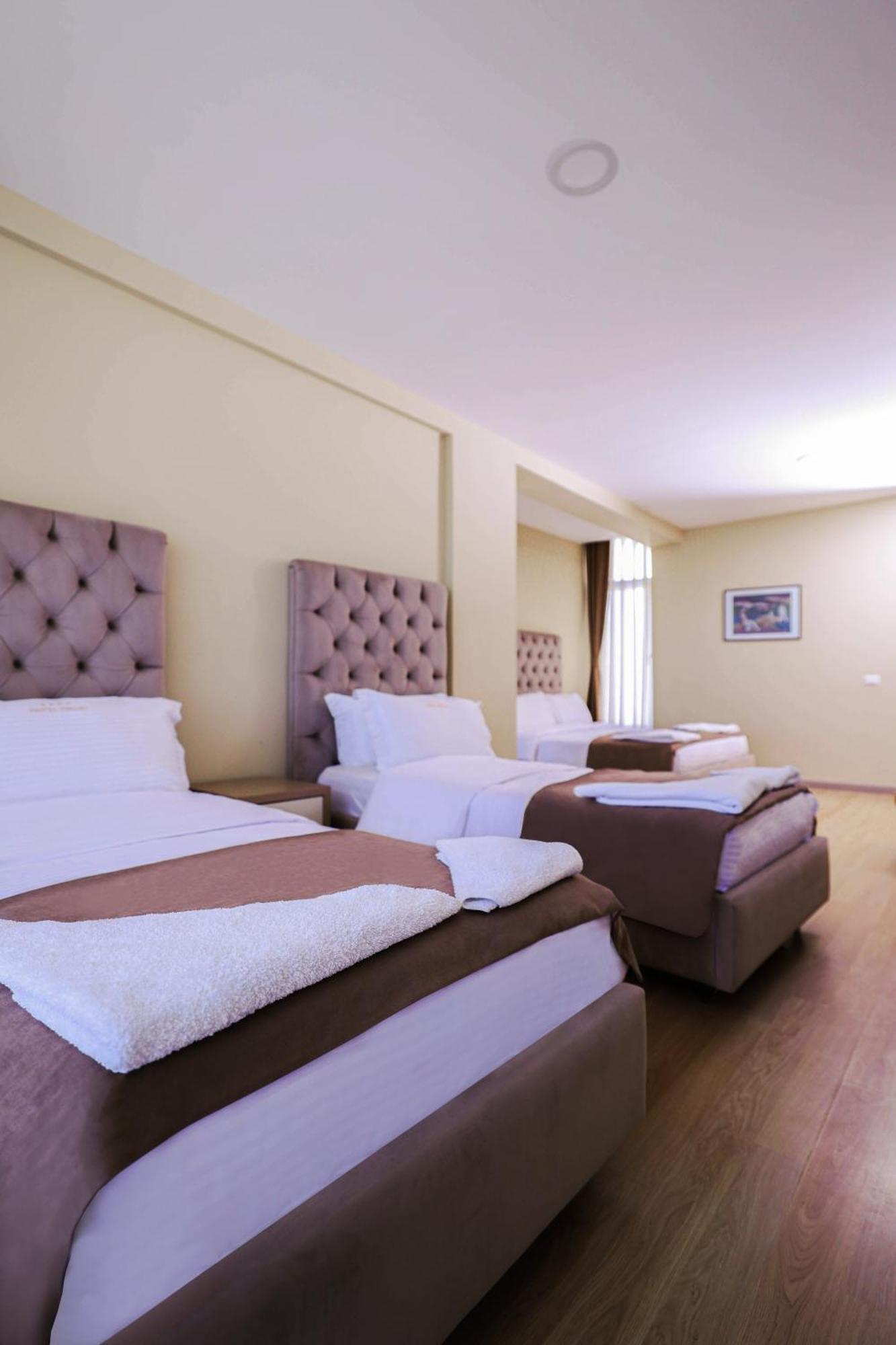 Hotel Frojd - Beach Front Resort Shëngjin Extérieur photo
